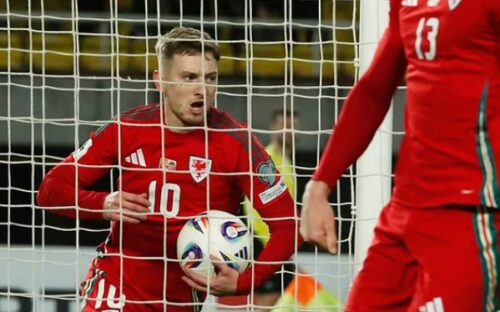 ΚΥΝΗΓΩΝΤΑΣ ΤΑ ΠΟΛΛΑ